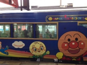 徳島発のアンパンマン列車「ゆうゆうアンパンマン号」