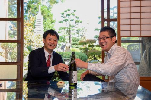 最後は伊藤酒造さんの辛口純米吟醸酒と天たつの汐雲丹で乾杯